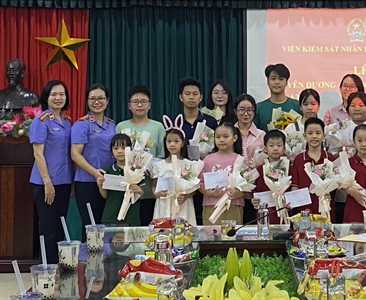 Viện KSND quận Hà Đông tổ chức Lễ tuyên dương, khen thưởng học sinh xuất...